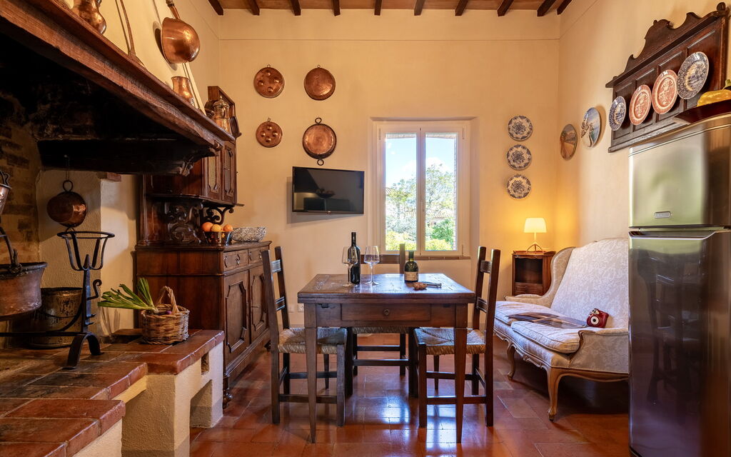 Monticchiello Apartment With Garden, Wifi, Pienza, Siena: Autumn, Building Exterior, Kitchen, Spring, Summer