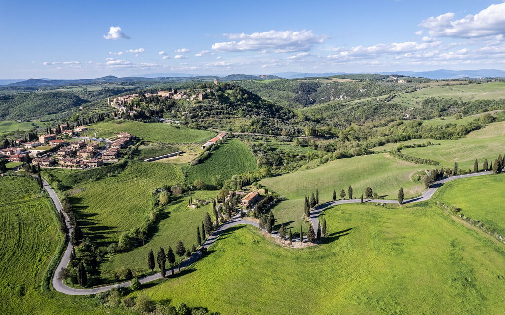 Monticchiello Apartment With Garden, Wifi, Pienza, Siena: Autumn, Building Exterior, Scenic View, Spring, Summer, Winter