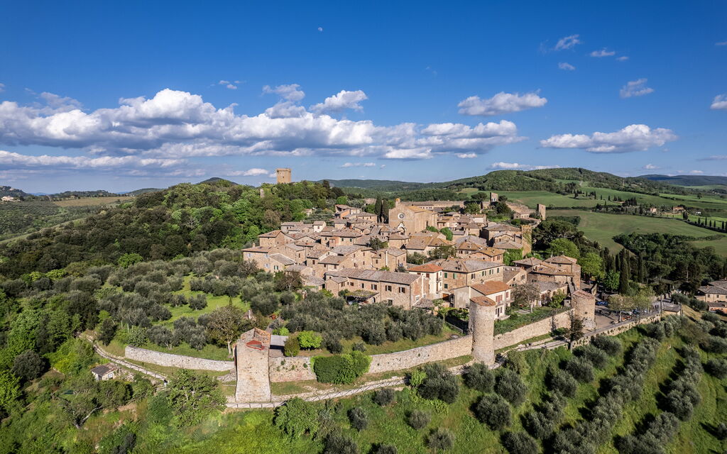 Monticchiello Apartment With Garden, Wifi, Pienza, Siena: Autumn, Building Exterior, Scenic View, Spring, Summer, Winter