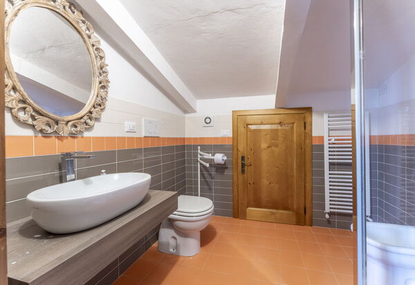 Casa Di Luca, Pool, Castelnuovo Berardenga: Autumn, Bathroom, Spring, Summer