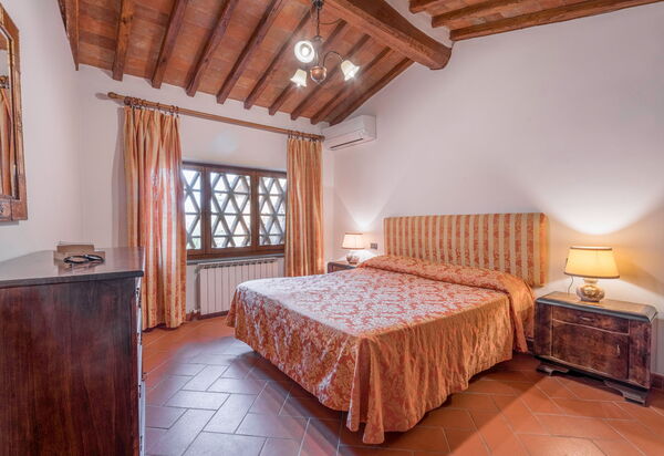 Le Masse - Greve In Chianti, Toscana: Autumn, Bedroom, Spring, Summer