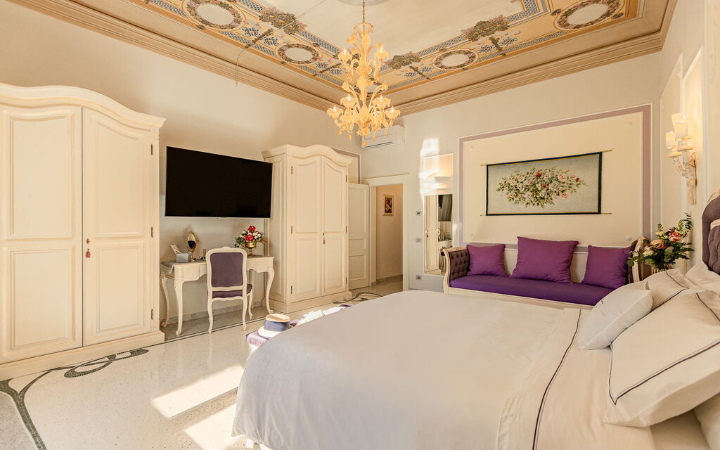 Charming Apartment Cartoni - Città Della Pieve, Umbria: Autumn, Bedroom, Spring, Summer