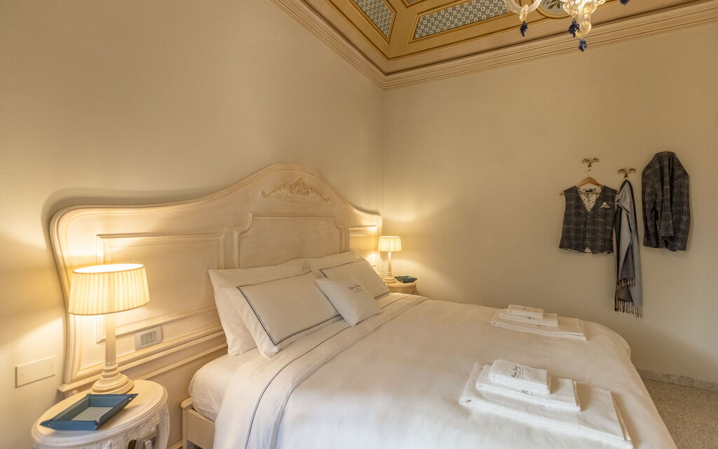 Charming Apartment Cartoni - Città Della Pieve, Umbria: Autumn, Bedroom, Spring, Summer