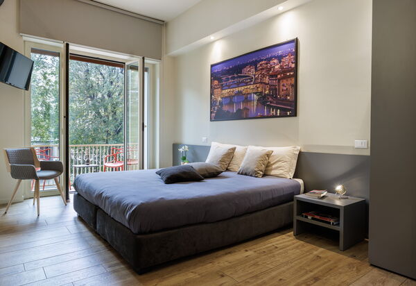 Betty Florence Charming Modern Apartment Near Piazza della Libertà: Autumn, Bedroom, Spring, Summer