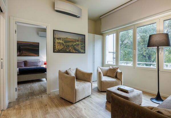 Betty Florence Charming Modern Apartment Near Piazza della Libertà: Autumn, Living Room, Spring, Summer
