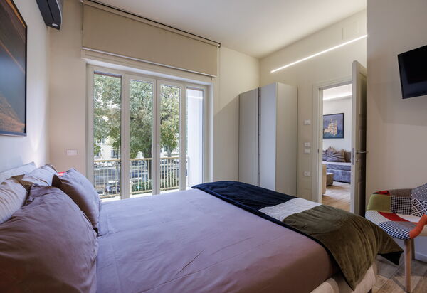 Betty Florence Charming Modern Apartment Near Piazza della Libertà: Autumn, Bedroom, Spring, Summer