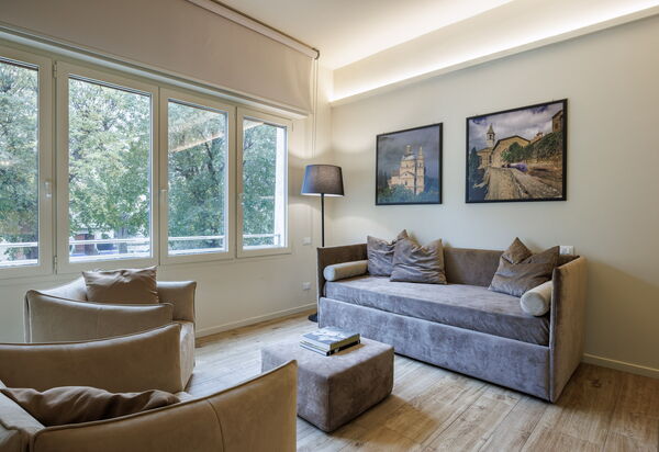 Betty Florence Charming Modern Apartment Near Piazza della Libertà: Autumn, Living Room, Spring, Summer