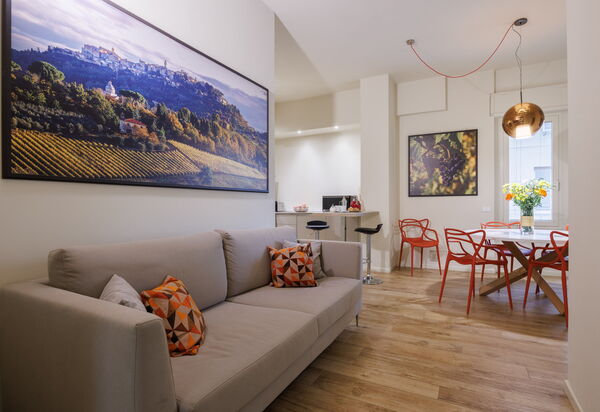 Betty Florence Charming Modern Apartment Near Piazza della Libertà: Autumn, Living Room, Spring, Summer