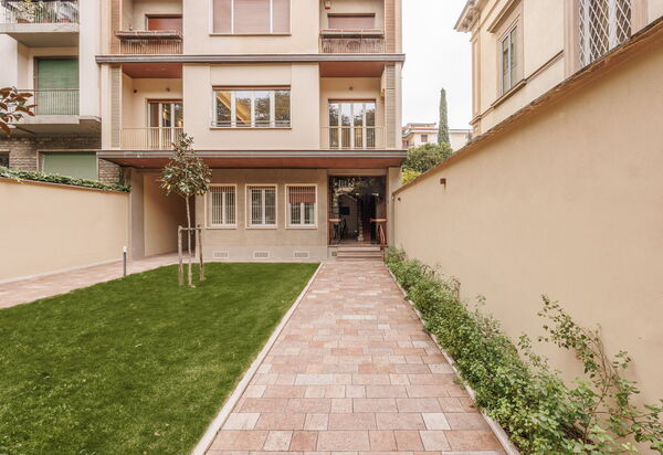 Betty Florence Charming Modern Apartment Near Piazza della Libertà