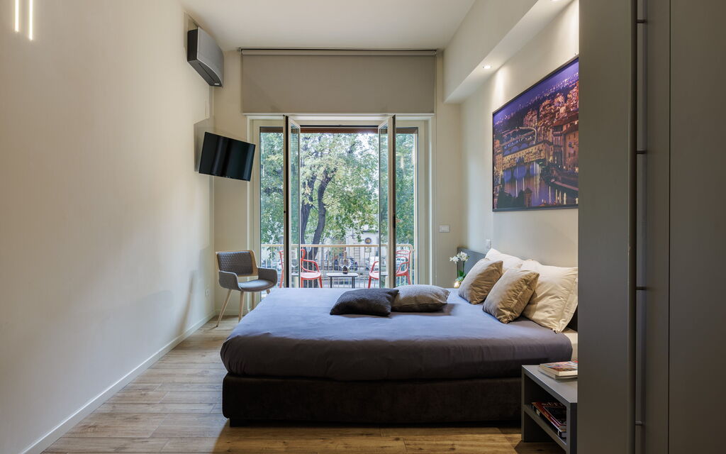 Betty Florence Charming Modern Apartment Near Piazza della Libertà: Autumn, Bedroom, Spring, Summer
