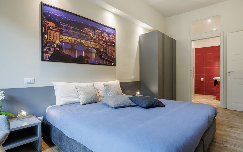 Betty Florence Charming Modern Apartment Near Piazza della Libertà: Autumn, Bedroom, Spring, Summer