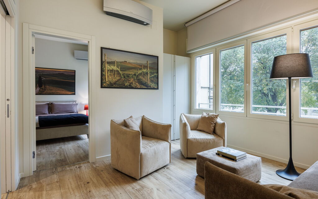 Betty Florence Charming Modern Apartment Near Piazza della Libertà: Autumn, Living Room, Spring, Summer
