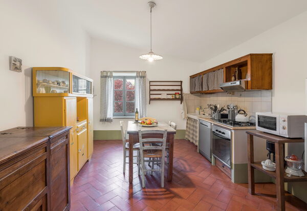 Orcia Panoramic View With Pool: Autumn, Kitchen, Spring, Summer