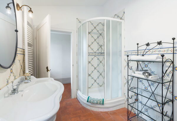 Orcia Panoramic View With Pool: Autumn, Bathroom, Spring, Summer