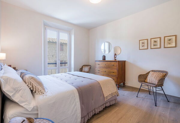 Il Nespolo Charming Apartment Fonterutoli - Siena, Toscana: Autumn, Bedroom, Spring, Summer