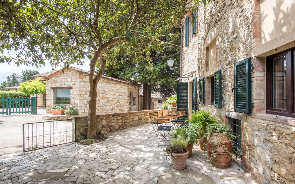 Il Nespolo Charming Apartment Fonterutoli - Siena, Toscana: Amenities, Autumn, Building Exterior, Garden, Spring, Summer