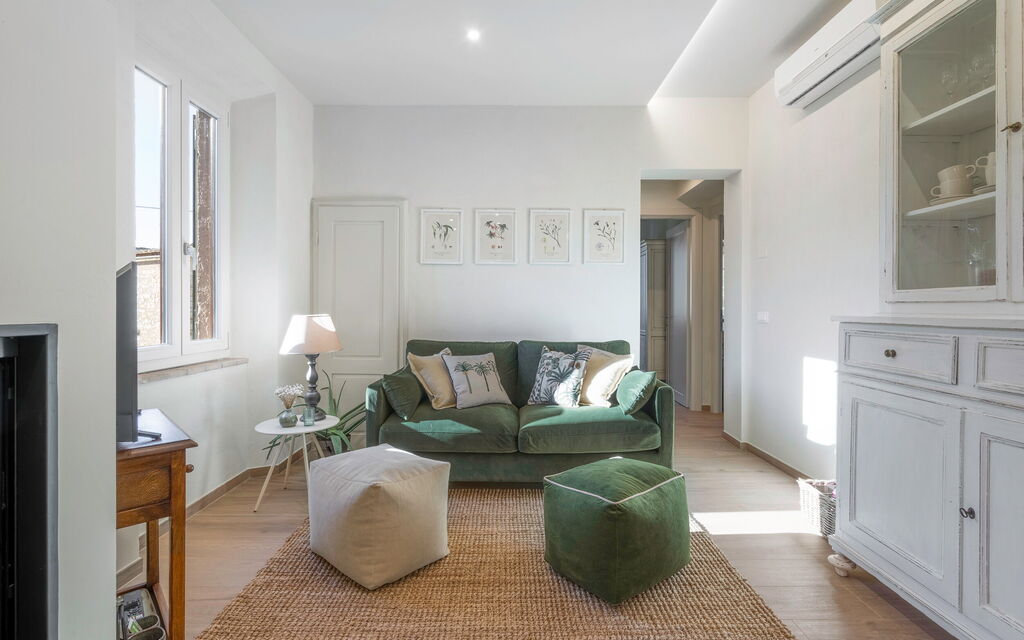 Il Nespolo Charming Apartment Fonterutoli - Siena, Toscana: Autumn, Living Room, Spring, Summer