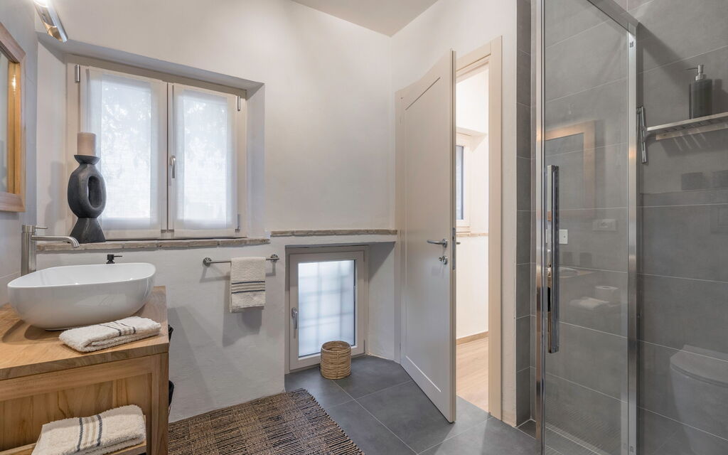 Il Nespolo Charming Apartment Fonterutoli - Siena, Toscana: Autumn, Bathroom, Spring, Summer