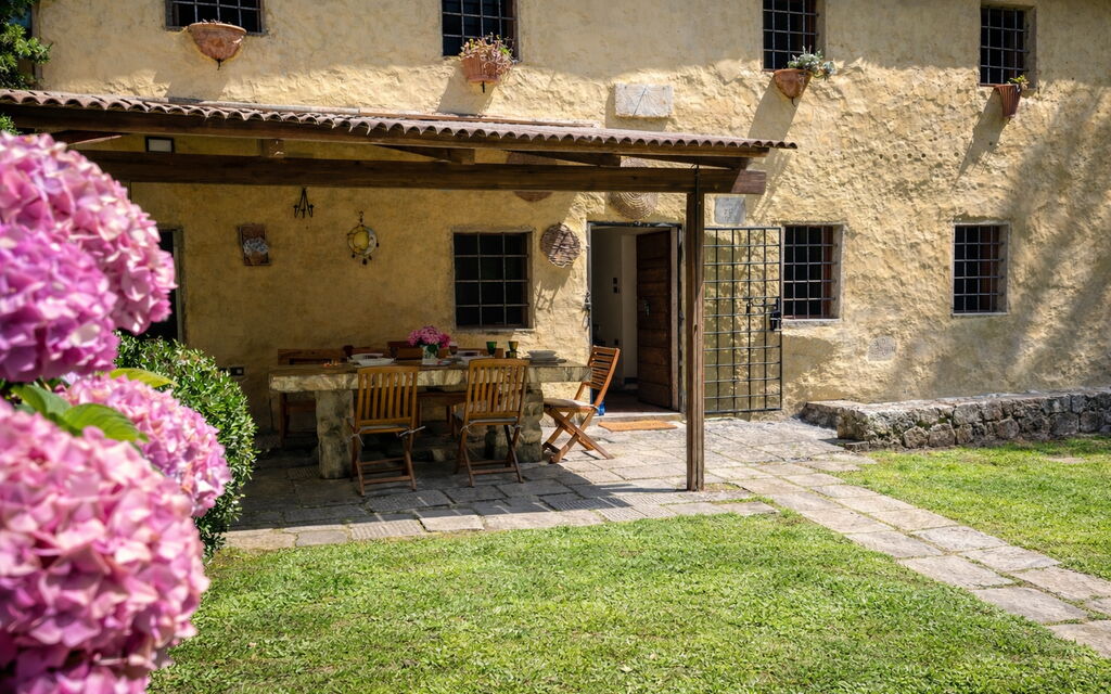 Molin Barletta, Private Pool, Nature - Marliana, Toscana: Autumn, Garden, Spring, Summer