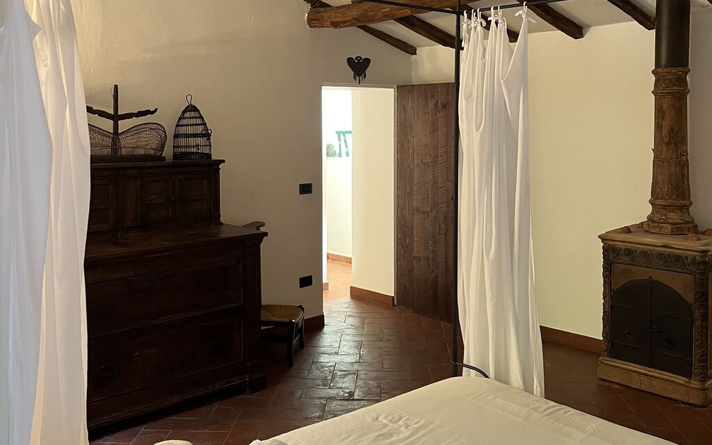 Molin Barletta, Private Pool, Nature - Marliana, Toscana: Autumn, Bedroom, Spring, Summer
