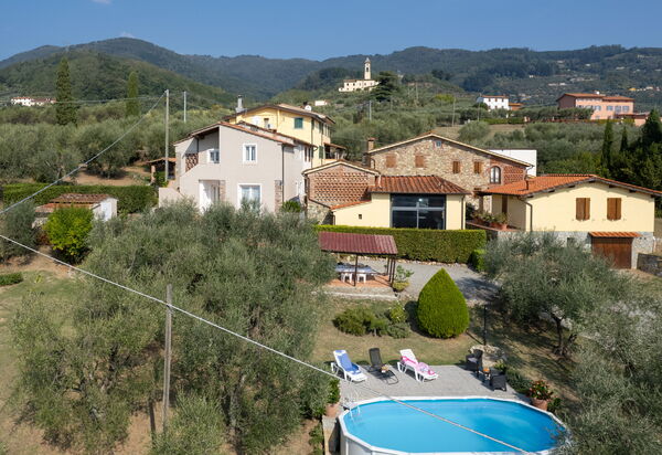 Casa Mony: Autumn, Building Exterior, Garden, Outdoor, Pool, Spring, Summer