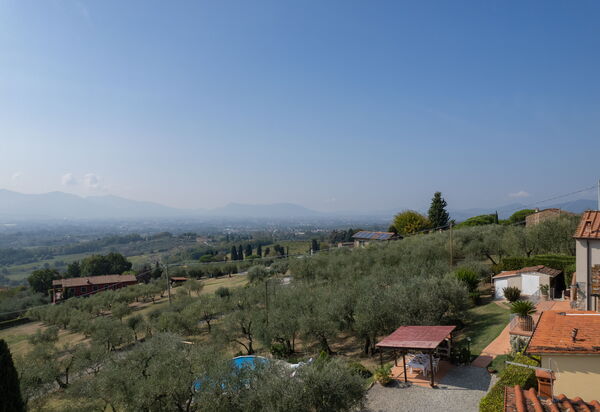 Casa Mony: Autumn, Building Exterior, Garden, Outdoor, Pool, Scenic View, Spring, Summer