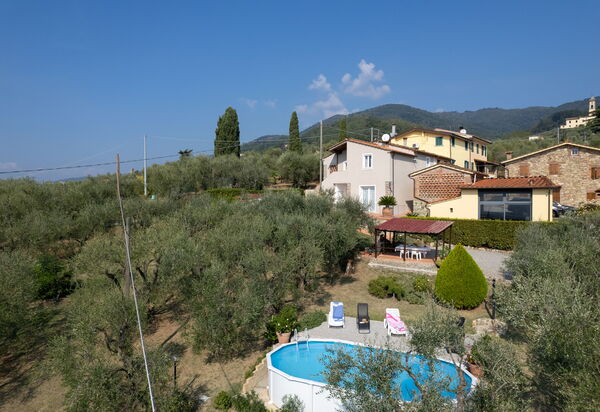 Casa Mony: Autumn, Building Exterior, Spring, Summer