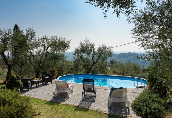 Casa Mony: Autumn, Building Exterior, Outdoor, Pool, Spring, Summer