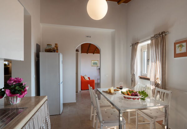 Casa Mony: Autumn, Kitchen, Living Room, Spring, Summer