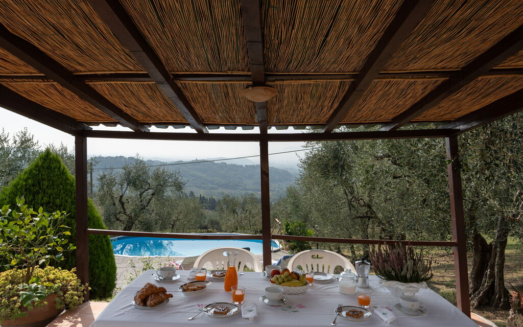 Casa Mony: Autumn, Building Exterior, Garden, Outdoor, Pool, Spring, Summer