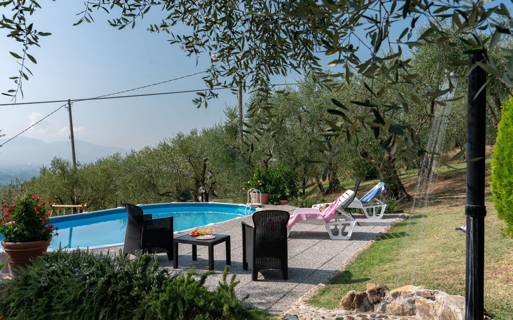 Casa Mony: Autumn, Building Exterior, Outdoor, Pool, Spring, Summer