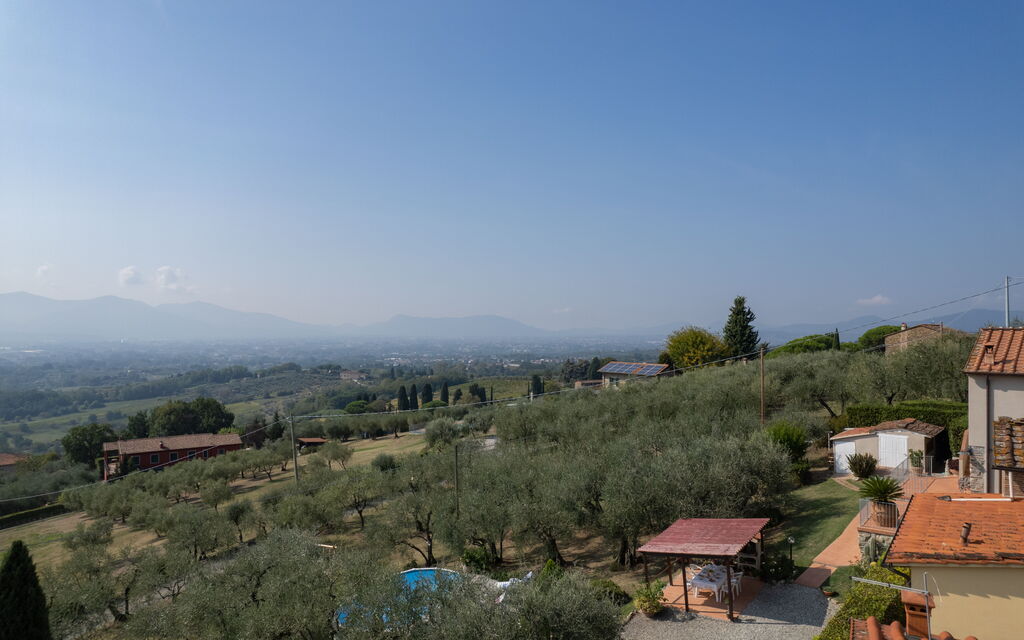 Casa Mony: Autumn, Building Exterior, Garden, Outdoor, Pool, Scenic View, Spring, Summer