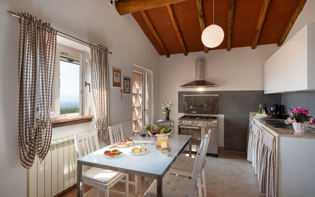 Casa Mony: Autumn, Kitchen, Spring, Summer
