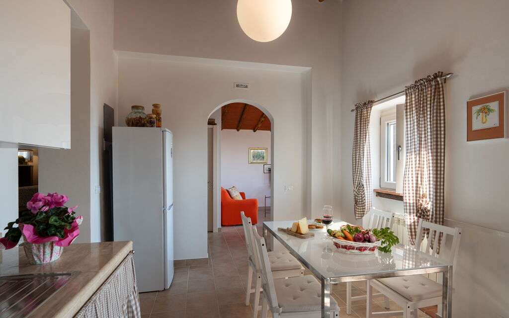 Casa Mony: Autumn, Kitchen, Living Room, Spring, Summer