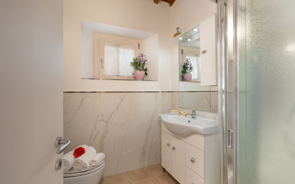 Casa Mony: Autumn, Bathroom, Spring, Summer