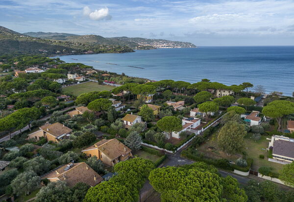 Giannella Beach Residence Apartment - Giannella, Grosseto: Autumn, Building Exterior, Spring, Summer