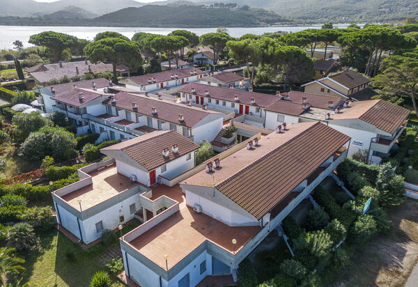 Giannella Beach Residence Apartment - Giannella, Grosseto: Autumn, Building Exterior, Spring, Summer