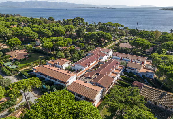 Giannella Beach Residence Apartment - Giannella, Grosseto: Autumn, Building Exterior, Spring, Summer