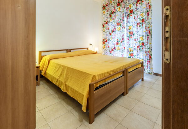 Giannella Beach Residence Apartment - Giannella, Grosseto: Autumn, Bedroom, Spring, Summer