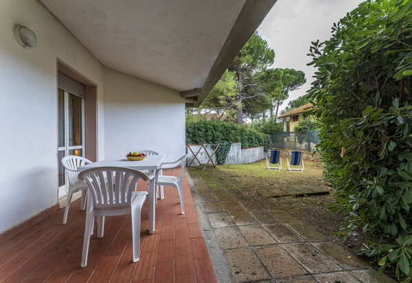 Giannella Beach Residence Apartment - Giannella, Grosseto: Autumn, Garden, Spring, Summer