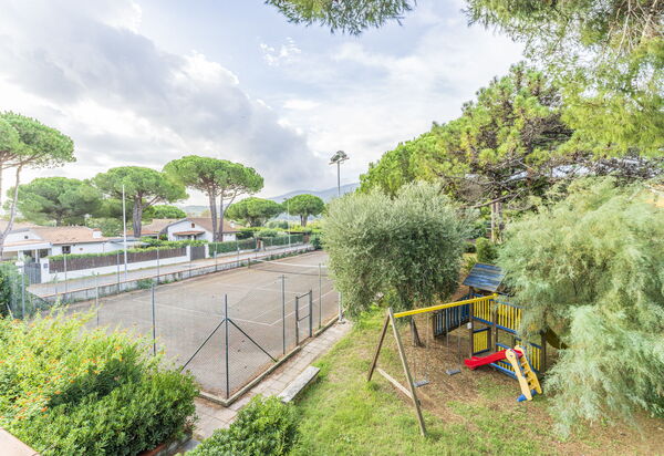 Giannella Beach Residence Apartment - Giannella, Grosseto: Autumn, Facilities, Spring, Summer