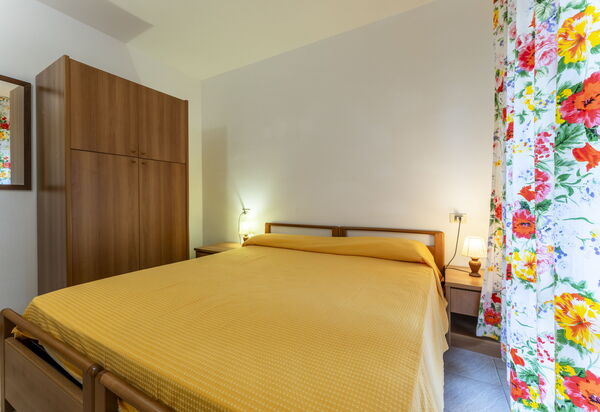 Giannella Beach Residence Apartment - Giannella, Grosseto: Autumn, Bedroom, Spring, Summer