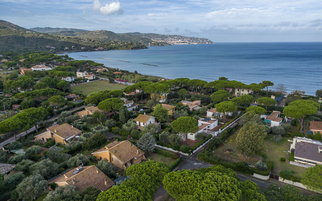 Giannella Beach Residence Apartment - Giannella, Grosseto: Autumn, Building Exterior, Spring, Summer