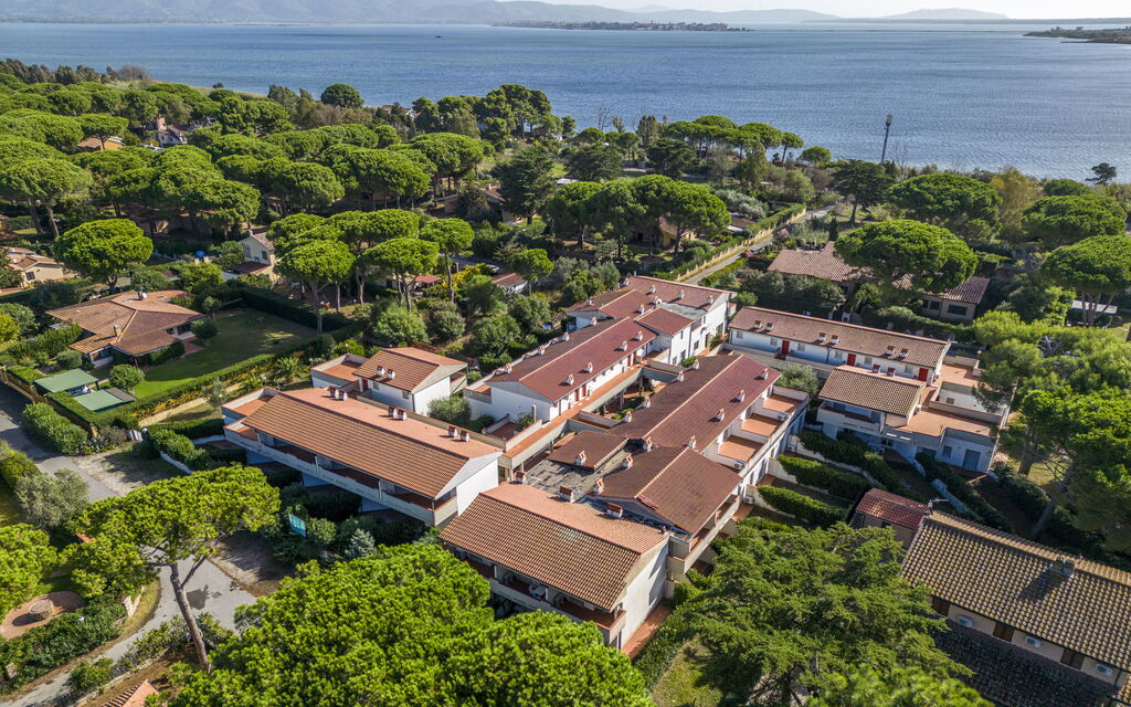 Giannella Beach Residence Apartment - Giannella, Grosseto: Autumn, Building Exterior, Spring, Summer