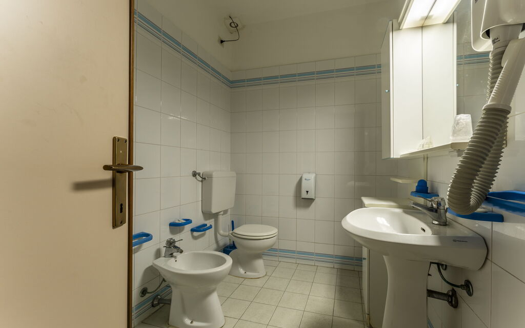 Giannella Beach Residence Apartment - Giannella, Grosseto - : Autunno, Bagno, Estate, Primavera