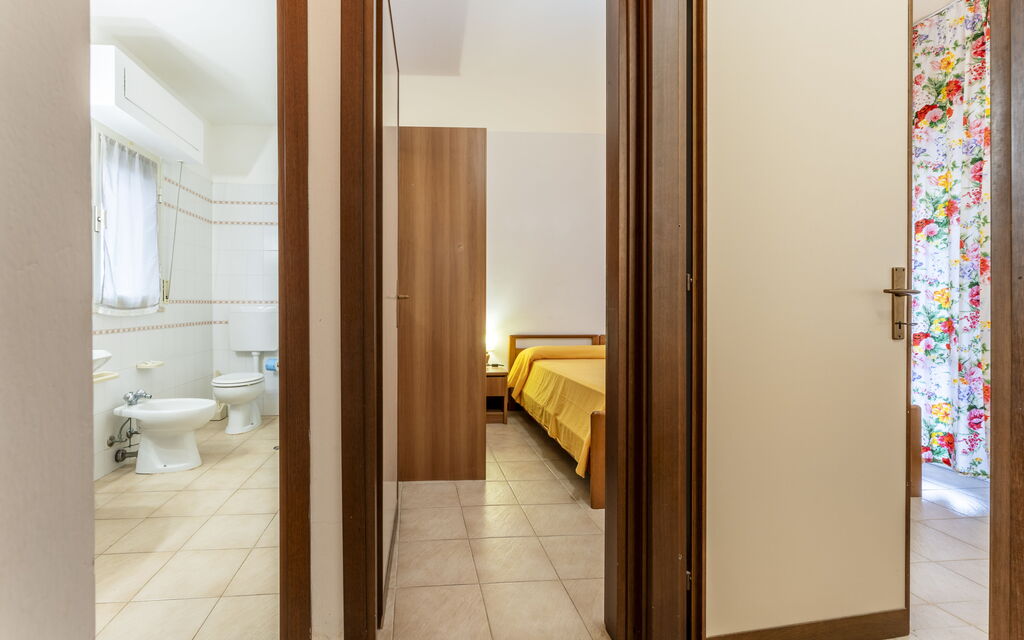 Giannella Beach Residence Apartment - Giannella, Grosseto - : Autumn, Bedroom, Spring, Summer