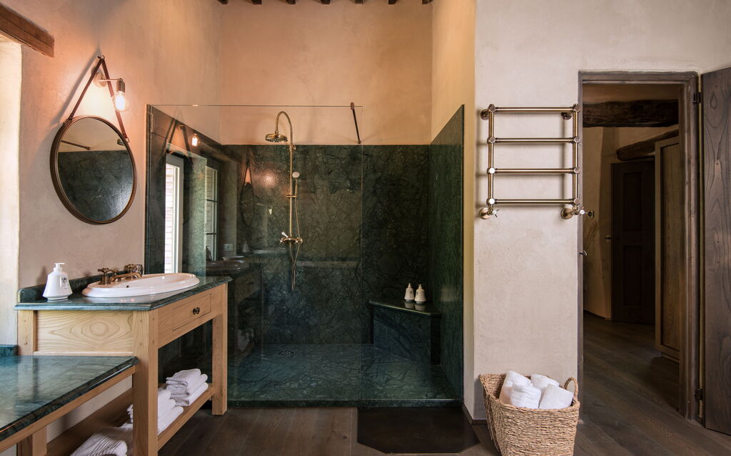 Villa Molinella - Tenuta Di Murlo, Umbria: Autumn, Bathroom, Spring, Summer