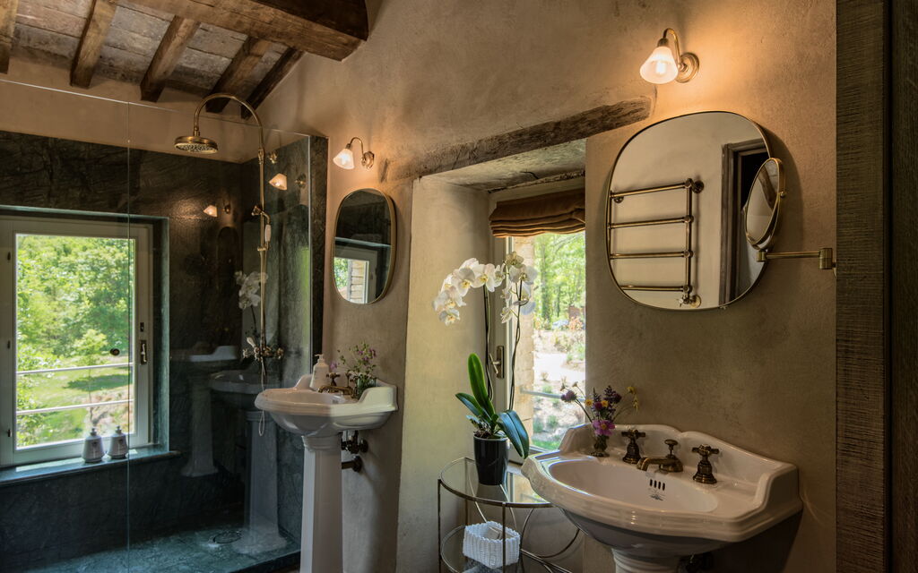 Villa Molinella - Tenuta Di Murlo, Umbria: Autumn, Bathroom, Spring, Summer