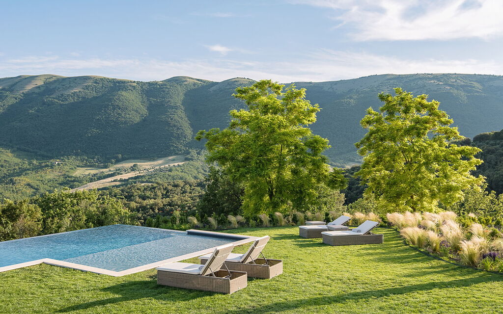 Villa Penna - Tenuta Di Murlo, Umbria: Autumn, Building Exterior, Pool, Spring, Summer