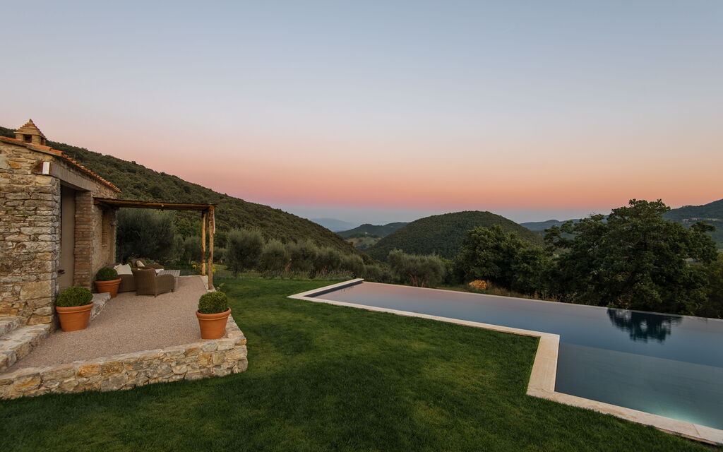 Villa Penna - Tenuta Di Murlo, Umbria: Autumn, Building Exterior, Pool, Spring, Summer